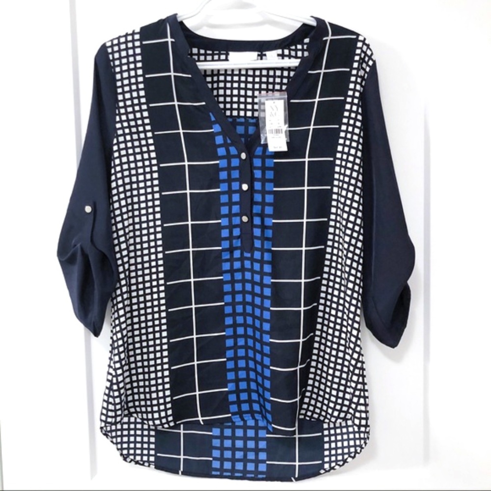 NWT NYC & Comp Blouse. Gorgeous Pattern. Slimming